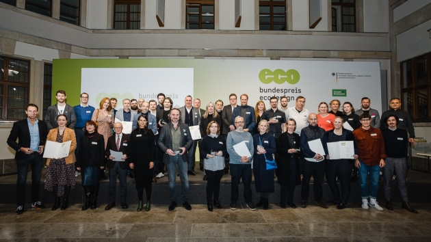 Bundespreis Ecodesign 2022 verliehen - Die Preisträger:innen des Bundespreises Ecodesign 2022 - Quelle: Sandra Kühnapfel/IDZ